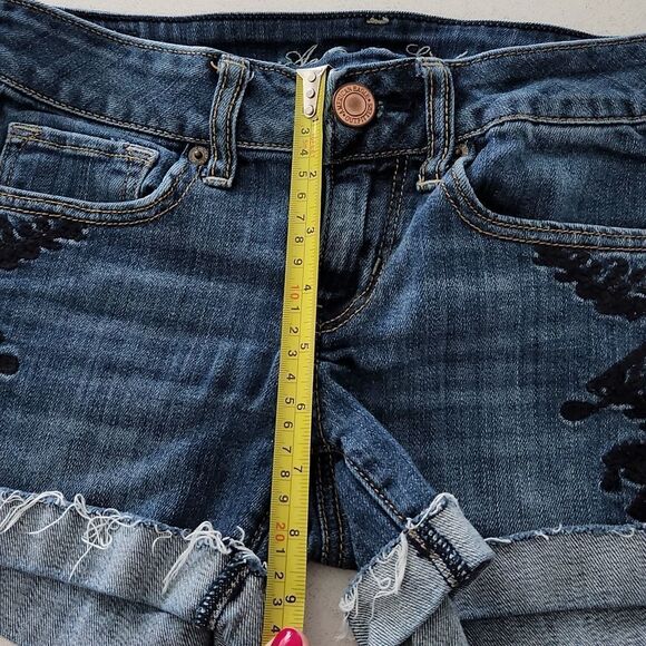 Cute embroidered American Eagle shorts - Picture 7 of 7